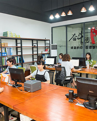 聯係水蜜桃网站在线看